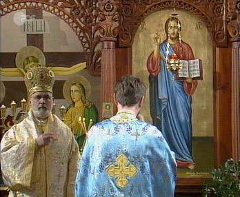 Bischof TICHON und Priester beim Gebet zur Entsendung aus dem Gottesdienst