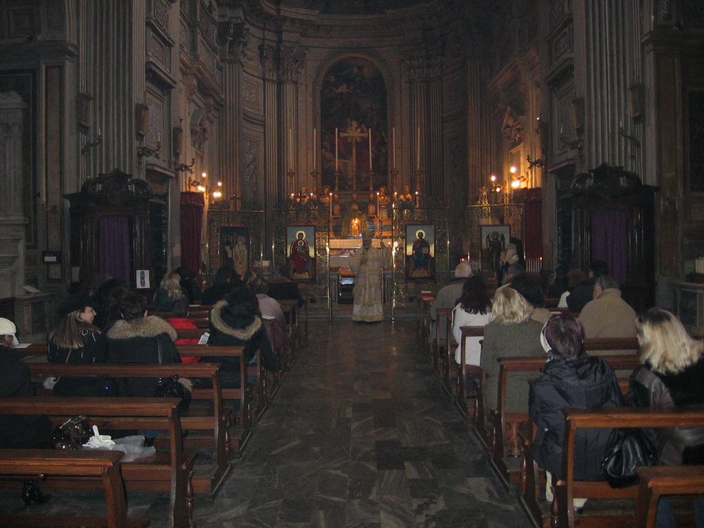 Bishop TICHON celebrating with Bulgarian Parish of Rome in Sts. Vincente and Anastasio at Fontana di Trevi